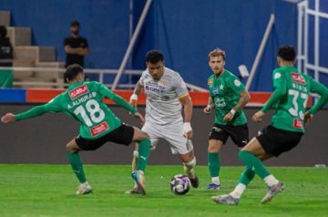 التعاون يفوز على النجمة ويعقد موقفه في دوري روشن