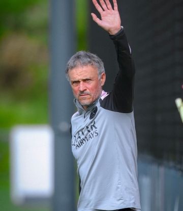 إنريكي: إدارة الفريق خطوة مهمة لفوز سان جيرمان بثنائية الدوري الفرنسي و