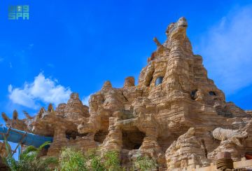 ... من السعودية 4 