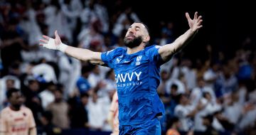 الهلال يكتسح الخلود بسداسية ويضيق الخناق على المتصدر