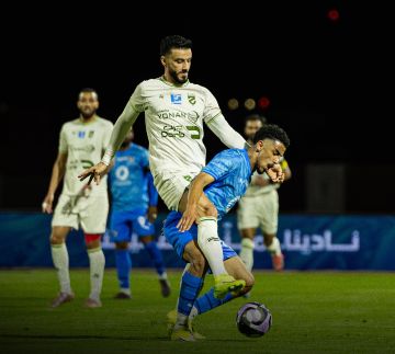 نيوم يكتفي بالتعادل مع الحزم