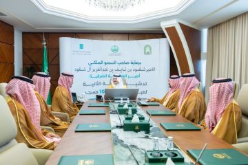 أمير المنطقة الشرقية يدشن المرحلة الثانية من مبادرة صيانة 100 مسجد بمحافظة الخبر