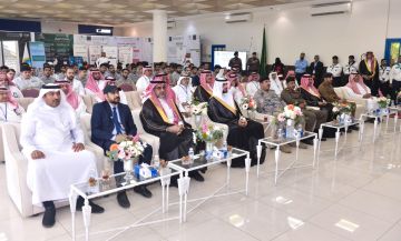 محافظ القطيف يفتتح المعرض التوعوي بأضرار المخدرات والتدخين في الكلية التقنية محافظ القطيف يفتتح المعرض التوعوي بأضرار المخدرات والتدخين في الكلية التقنية