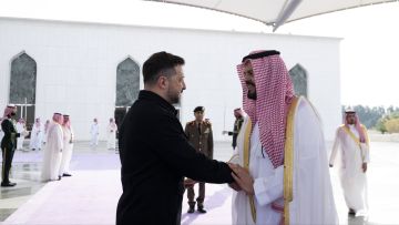 رئيس أوكرانيا يغادر جدة رئيس أوكرانيا يغادر جدة