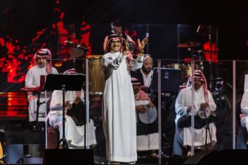 في حفل مكتمل العدد.. رابح صقر يطرب جمهور جدة