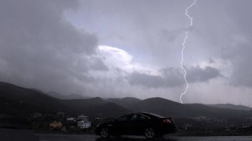 الحصيني: أبريل يشهد ذروة السحب الرعدية في أجواء الربيع