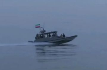 ترامب يأمر البحرية الأميركية بتدمير أي قوارب تزرع ألغاما في مضيق هرمز