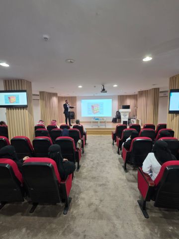 تجمع القصيم الصحي ينفذ ورشة تخصصية لتعزيز مهارات علاج وغيار الجروح في الرعاية المنزلية