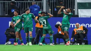 غيابات مؤثرة تضرب الأهلي قبل مواجهة ضمك