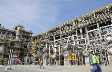 توتال إنرجي الفرنسية توقف العمل في مصفاة رئيسية شرقي السعودية
