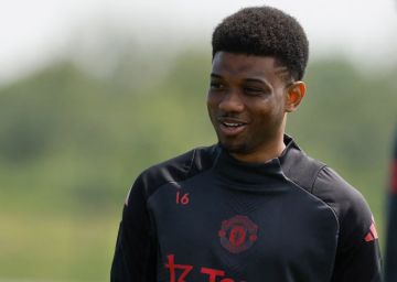 أماد ديالو يدعم المدرب كاريك لتولي قيادة مانشستر يونايتد