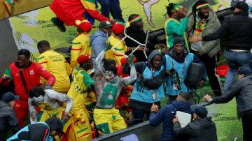 إطلاق سراح مشجعين سنغاليين بعد أزمة نهائي إفريقيا