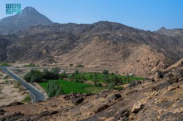 قلعة رعوم التاريخية.. إطلالة بانورامية ساحرة