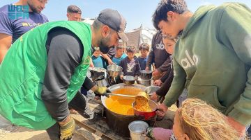 المملكة توزع 24.800 وجبة غذائية ساخنة في قطاع غزة