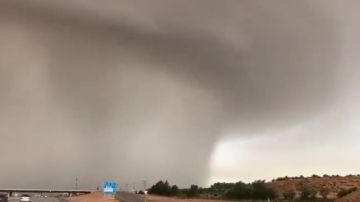 سحب ركامية قوية تغطي سماء بريدة بالقصيم.. فيديو سحب ركامية قوية تغطي سماء بريدة بالقصيم.. فيديو
