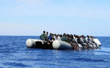 إنقاذ 404 مهاجرين غير نظاميين قبالة سواحل شرق ليبيا