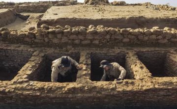 بطلب باكستاني.. ترمب يمدد وقف إطلاق النار مع طهران مؤقتا