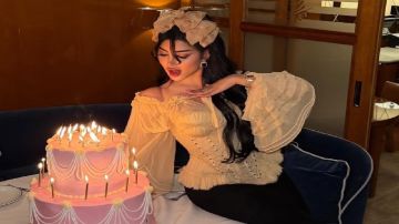 ملكة كابلي تحتفل بعيد ميلادها الـ32.. صور