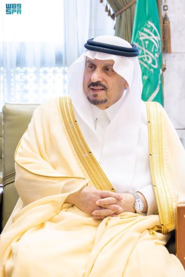 أمير الرياض يستقبل أمين المنطقة