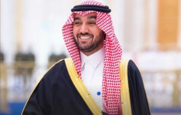 وزير الرياضة يهنئ الأهلي والشباب