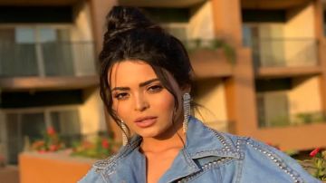 أسماء جلال تمازح جمهورها ببوستر مايكل جاكسون أسماء جلال تمازح جمهورها ببوستر مايكل جاكسون