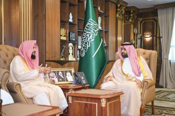 أمير جازان يستقبل رئيس المحكمة الجزائية وعددا من القضاة و يتفقد الواجهة البحرية