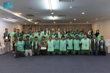 الأمير فهد بن جلوي يزور قرية الرياضيين بسانيا 2026