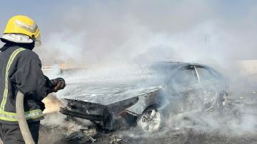 الدفاع المدني بالخبر يخمد حريق بمركبة أثناء سيرها الدفاع المدني بالخبر يخمد حريق بمركبة أثناء سيرها