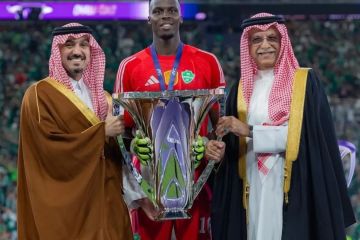 رئيس الاتحاد الآسيوي يشيد بإنجاز الأهلي التاريخي بالتتويج المتتالي بنخبة آسيا