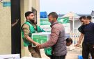  سلمان للإغاثة يوزع (3,716) سلة غذائية في مدينتي دير البلح وخان يونس - sa