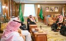 أمير جازان يستعرض المشاريع الصناعية ويؤكد تطوير الخدمات ويدشن برنامج مسؤولية الأسرة 