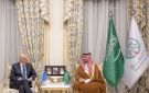 خالد بن سلمان ووزير دفاع اليونان يبحثان التطورات في المنطقة