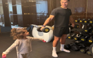 بكلمات معبرة.. رونالدو يحتفل بعيد ميلاد ابنته (صورة)