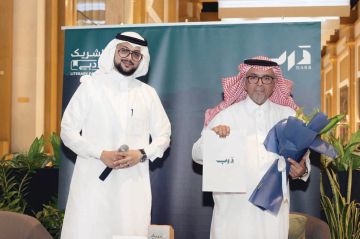 الشريك الأدبي يستضيف البازعي في جدة الشريك الأدبي يستضيف البازعي في جدة