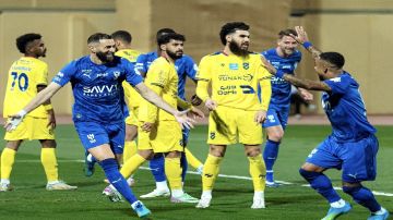 الهلال يحسم مواجهة الحزم بثلاثية الهلال يحسم مواجهة الحزم بثلاثية