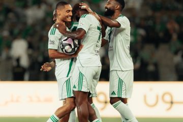 الأهلي يعبر الأخدود برباعية في روشن