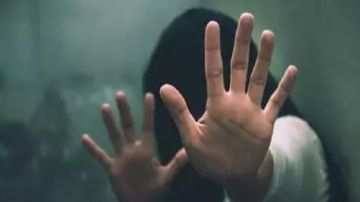 رجل أعمال مصري يقتل زوجته بـ25 طعنة رجل أعمال مصري يقتل زوجته بـ25 طعنة