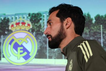 مدرب ريال مدريد يدعم بيريز للاستمرار في رئاسة النادي مدرب ريال مدريد يدعم بيريز للاستمرار في رئاسة النادي