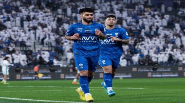 الهلال يعبر نيوم بثنائية الهلال يعبر نيوم بثنائية