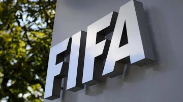 بسبب قضايا مالية.. الفيفا يوقف 3 أندية في دوري روشن