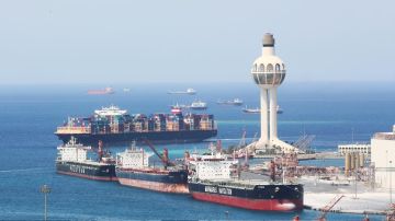 إضافة خدمة شحن جديدة إلى ميناء جدة إضافة خدمة شحن جديدة إلى ميناء جدة