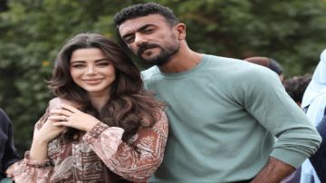 أحمد العوضي يظهر مع يارا السكري ويثير الجدل أحمد العوضي يظهر مع يارا السكري ويثير الجدل