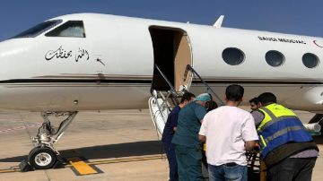 إخلاء طبي لمواطنين من القاهرة إلى المملكة إخلاء طبي لمواطنين من القاهرة إلى المملكة