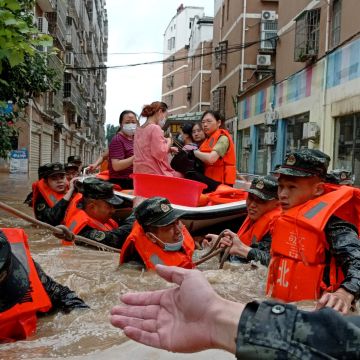 الصين تصدر إنذارا أحمر لمواجهة الفيضانات في مقاطعتي آنهوي وهوبي الصين تصدر إنذارا أحمر لمواجهة الفيضانات في مقاطعتي آنهوي وهوبي