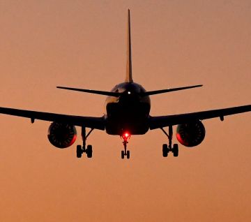 هيئة الطيران المدني تحدث ضوابط حمل الشواحن المحمولة على متن الطائرات هيئة الطيران المدني تحدث ضوابط حمل الشواحن المحمولة على متن الطائرات