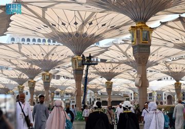 العناية بالمسجد النبوي.. جهود متواصلة لخدمة المصلين والزائرين