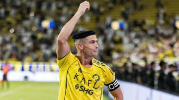 رونالدو يدعو والدته وشقيقته لحضور ديربي النصر والهلال رونالدو يدعو والدته وشقيقته لحضور ديربي النصر والهلال