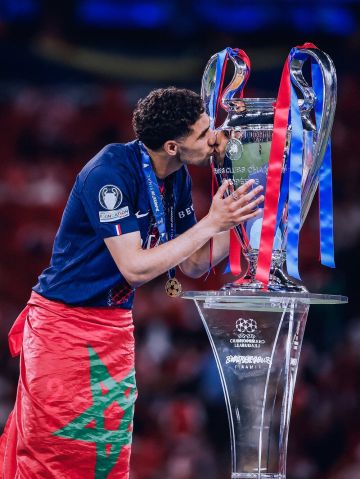 حكيمي يكشف دور إنريكي في احتفاظ سان جيرمان بلقب دوري أبطال أوروبا