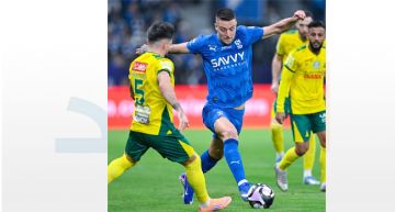 في لقاء مؤجل من الجولة الـ 28 لدوري روشن.. الهلال في ضيافة الخليج لتشديد الضغط على المتصدر