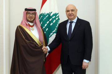 وليد بخاري... عقد من الدبلوماسية الهادئة وليد بخاري... عقد من الدبلوماسية الهادئة